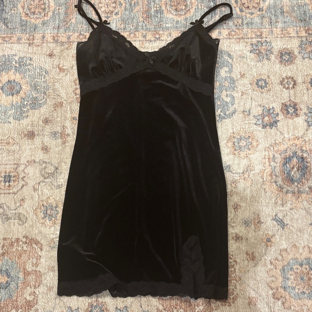 Forever 21 Black Velvet Chemise